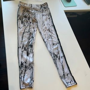 Strut this leggings with mesh sides